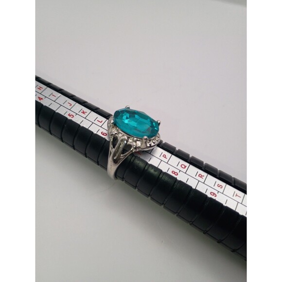 Women's Turquoise Crystal Alloy Fashion Ring U.S Size 6.5 New! - Picture 3 of 3